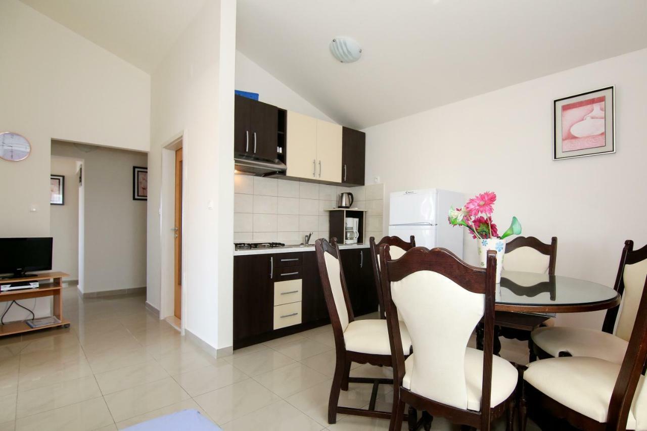 Apartments Antea โรกอซนิซา ภายนอก รูปภาพ
