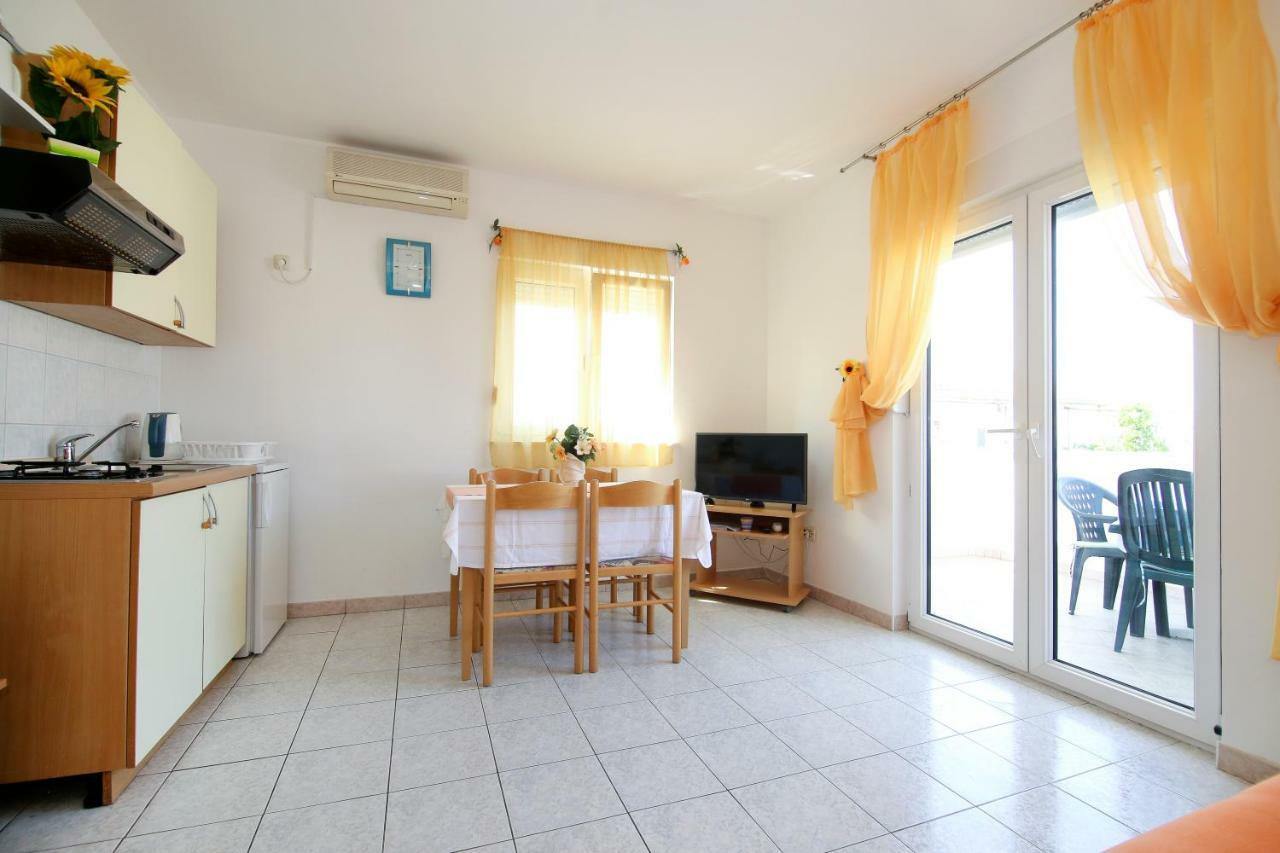 Apartments Antea โรกอซนิซา ภายนอก รูปภาพ