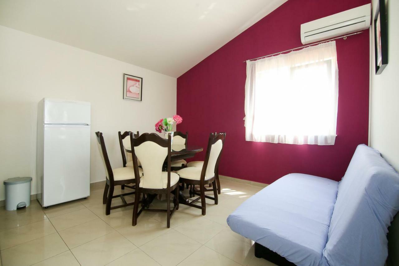 Apartments Antea โรกอซนิซา ภายนอก รูปภาพ